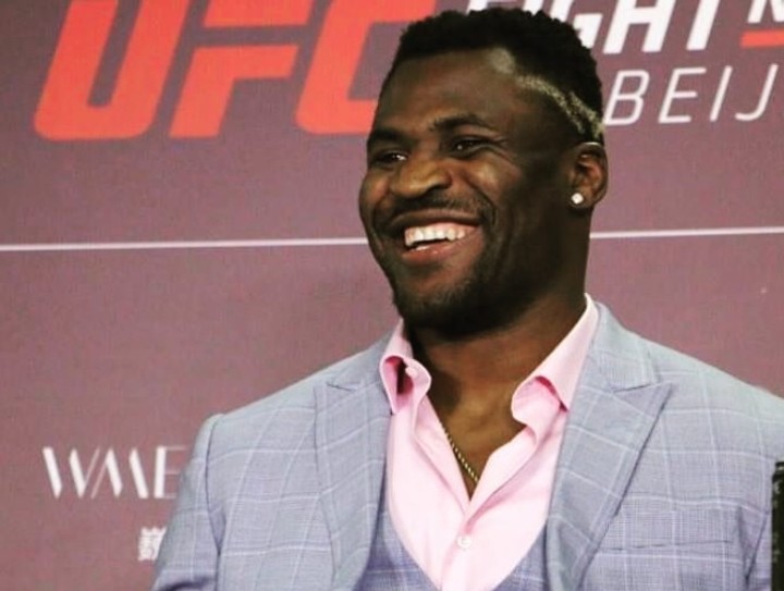 Chcete si zatrénovať s ťažkou váhou UFC? Pripravte si dostatok sily a guráže